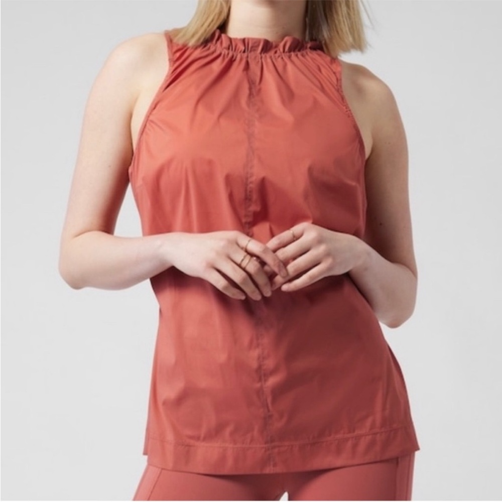 LN ATHLETA SLEEVELESS TOP SIZE SMALL coral red color